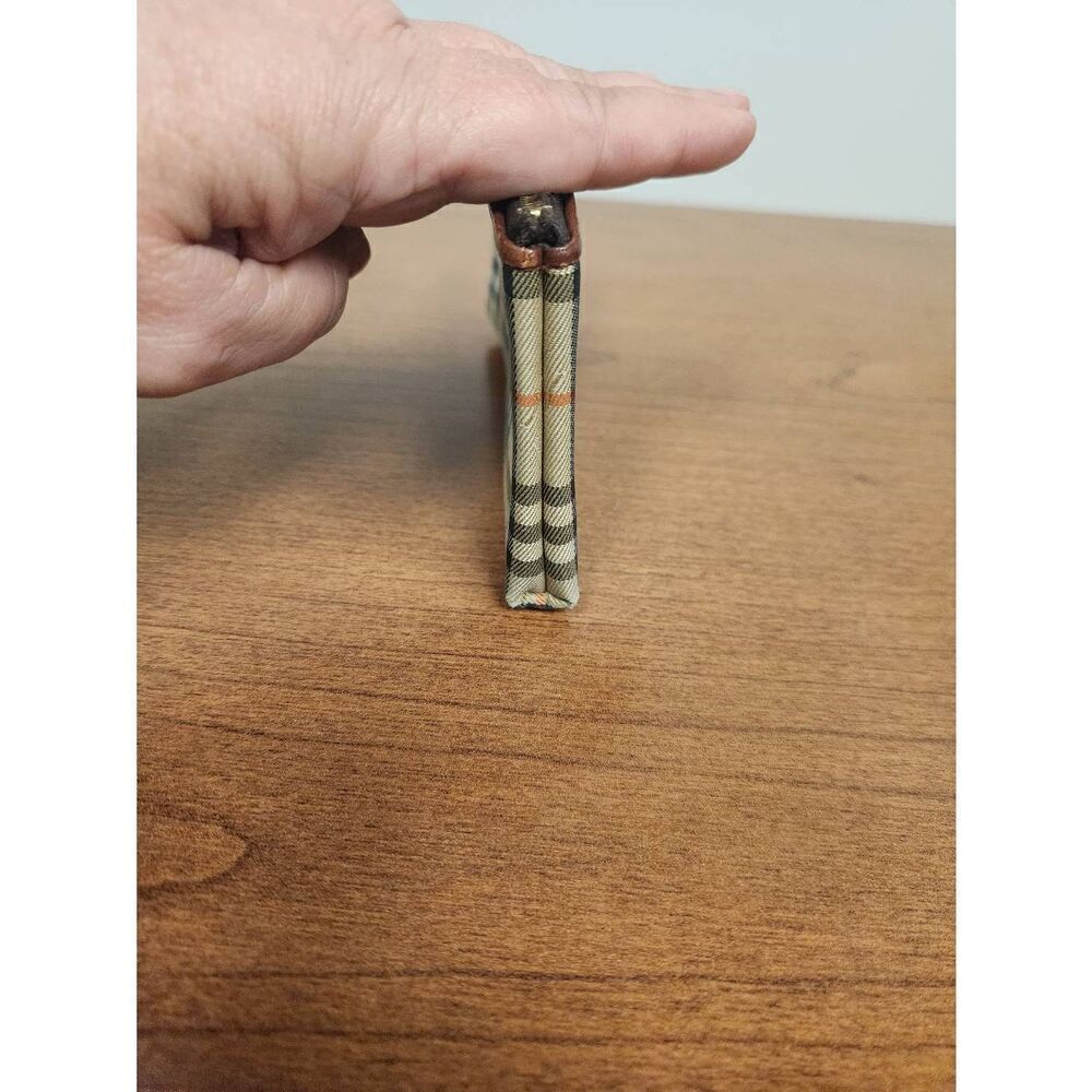 Burberrys VINTAGE Haymarket Check coin pouch. Slight ware on corners see picture - Picture 4 of 11